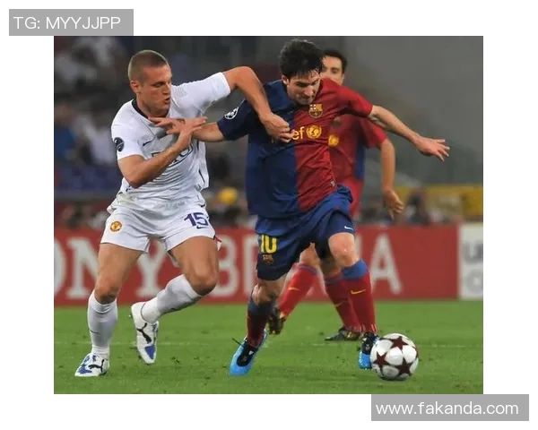 当年绿茵场风云再现模糊影像中的传奇球星记忆